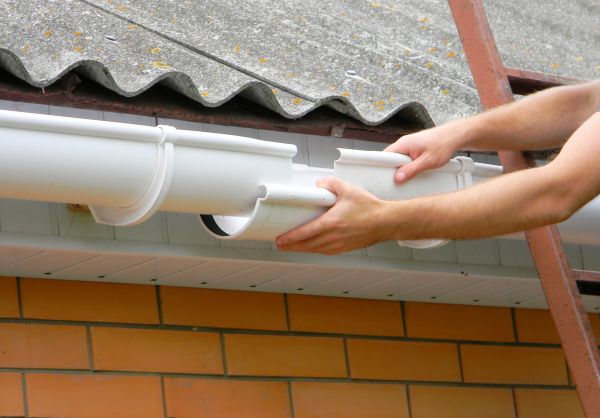 Cost of Gutter Hanging in Duluth